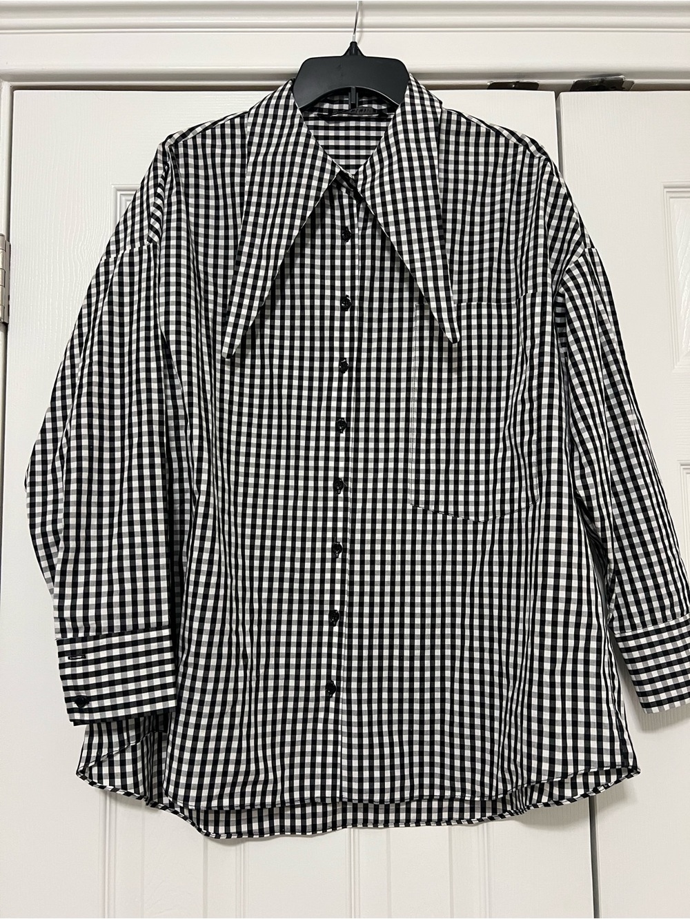Zara Black and White Gingham Button-Down Shirt with Large Pointed Collar size M